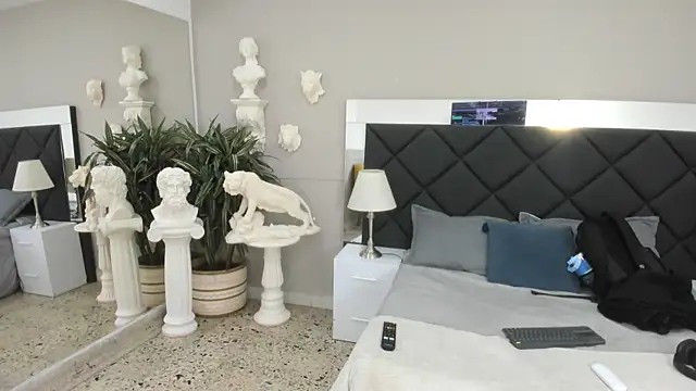 Snapshot of emilio_brandon chatting on December 1, 2025, 9:47 am emilio brandon online show from December 1, 2025, 9:47 am