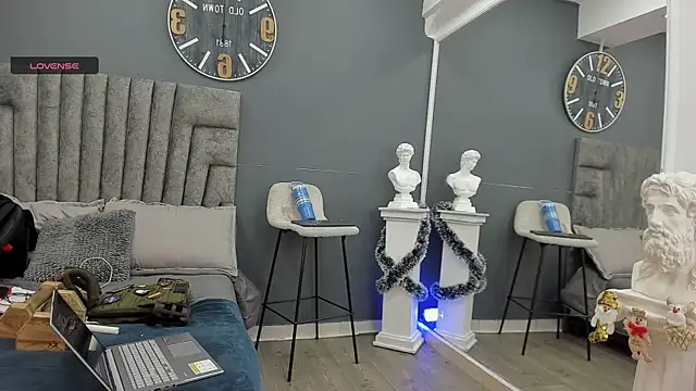 Snapshot of emilio_brandon chatting on December 16, 2025, 11:37 am emilio brandon online show from December 16, 2025, 11:37 am