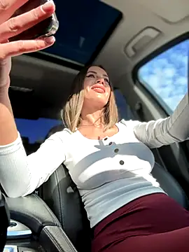 Snapshot of _JessyRey_ chatting on October 28, 2025, 11:36 am JessyRey online show from October 28, 2025, 11:36 am