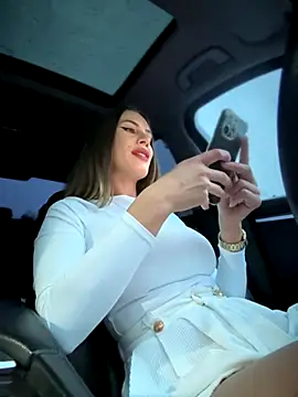 Snapshot of _JessyRey_ chatting on November 4, 2025, 2:49 pm JessyRey online show from November 4, 2025, 2:49 pm