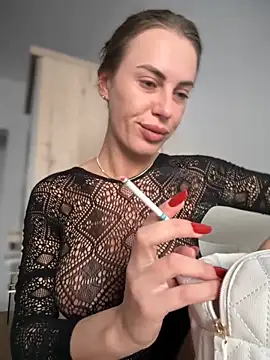 Snapshot of _JessyRey_ chatting on November 18, 2025, 8:52 am JessyRey online show from November 18, 2025, 8:52 am