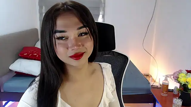 SultryCyraFoxmore online show from September 14, 2025, 1:38 am