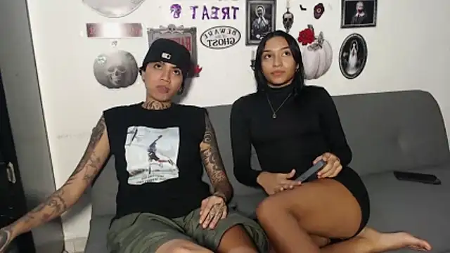 Snapshot of ParisAndVi chatting on October 26, 2025, 2:50 am ParisAndVi online show from October 26, 2025, 2:50 am