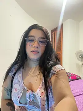 Snapshot of Aliciawhitee chatting on November 22, 2025, 1:48 am Aliciawhitee online show from November 22, 2025, 1:48 am