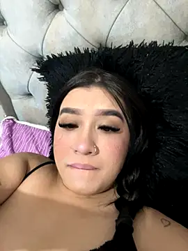 Snapshot of Aliciawhitee chatting on December 5, 2025, 2:20 am Aliciawhitee online show from December 5, 2025, 2:20 am