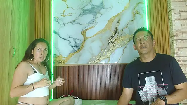 Snapshot of mollyandsam303av chatting on February 19, 2026, 10:39 pm mollyandsam303av online show from February 19, 2026, 10:39 pm