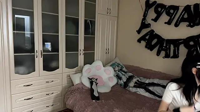 Snapshot of MalvinaKroening chatting on February 6, 2026, 5:12 am MalvinaKroening online show from February 6, 2026, 5:12 am