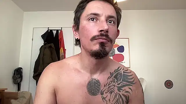 Snapshot of sunZfun chatting on November 5, 2025, 12:49 pm sunZfun online show from November 5, 2025, 12:49 pm