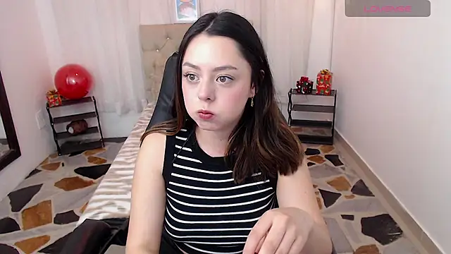 LiaGlow online show from December 15, 2025, 10:58 pm