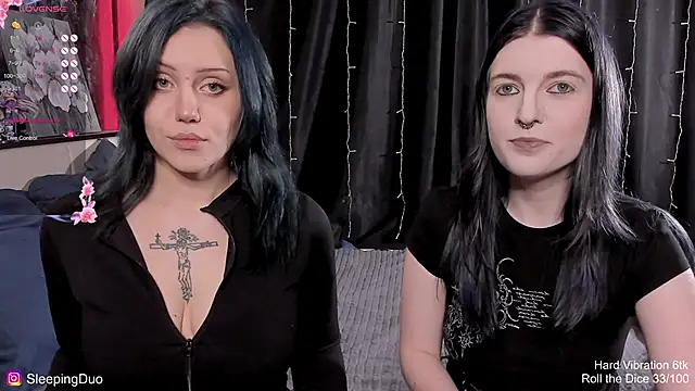 Snapshot of Threesomebabes chatting on January 13, 2026, 4:34 pm Threesomebabes online show from January 13, 2026, 4:34 pm