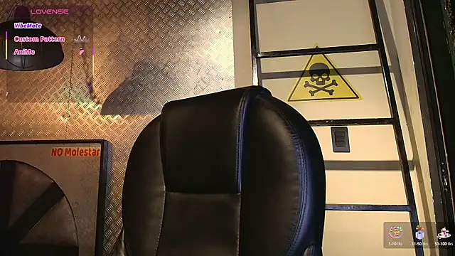 Snapshot of MarcusRain_ chatting on October 10, 2025, 2:43 am MarcusRain online show from October 10, 2025, 2:43 am