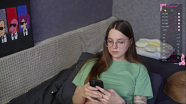 Snapshot of Violetwin chatting on March 28, 2026, 12:05 pm Violetwin online show from March 28, 2026, 12:05 pm