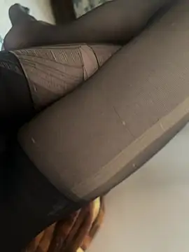 Snapshot of Mari25737 chatting on March 5, 2026, 10:22 am Mari25737 online show from March 5, 2026, 10:22 am