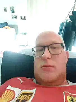 Snapshot of geilerd122 chatting on September 12, 2025, 1:33 pm geilerd122 online show from September 12, 2025, 1:33 pm