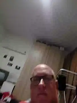 Snapshot of geilerd122 chatting on September 18, 2025, 9:50 pm geilerd122 online show from September 18, 2025, 9:50 pm