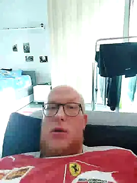 Snapshot of geilerd122 chatting on October 2, 2025, 12:23 pm geilerd122 online show from October 2, 2025, 12:23 pm