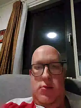 Snapshot of geilerd122 chatting on October 9, 2025, 6:17 pm geilerd122 online show from October 9, 2025, 6:17 pm