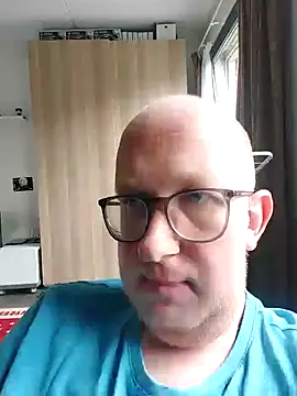 Snapshot of geilerd122 chatting on October 10, 2025, 12:26 pm geilerd122 online show from October 10, 2025, 12:26 pm