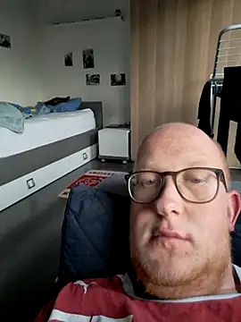 Snapshot of geilerd122 chatting on October 30, 2025, 3:57 pm geilerd122 online show from October 30, 2025, 3:57 pm