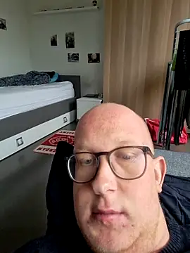 Snapshot of geilerd122 chatting on November 23, 2025, 1:22 pm geilerd122 online show from November 23, 2025, 1:22 pm