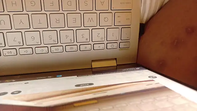 Dallasbest214 online show from October 24, 2025, 6:54 am