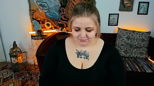 Snapshot of SladaDell chatting on November 3, 2025, 1:12 pm SladaDell online show from November 3, 2025, 1:12 pm