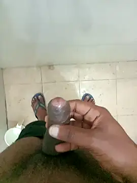 Snapshot of Aloneboy170 chatting on February 7, 2026, 5:38 pm Aloneboy170 online show from February 7, 2026, 5:38 pm