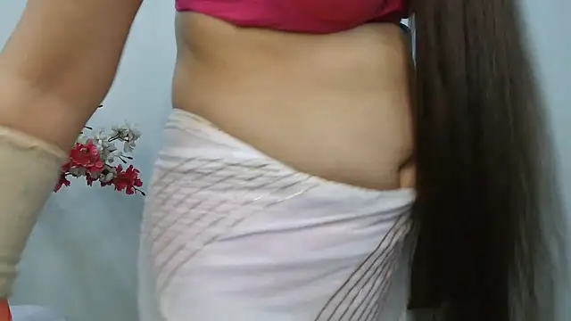 Snapshot of ruby100 chatting on October 17, 2025, 5:26 pm ruby100 online show from October 17, 2025, 5:26 pm