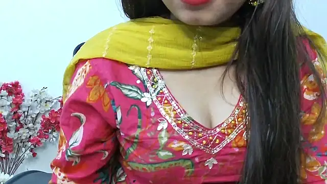 Snapshot of ruby100 chatting on November 14, 2025, 9:41 am ruby100 online show from November 14, 2025, 9:41 am