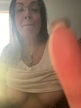 dieseldame1313 online show from March 1, 2026, 10:23 pm