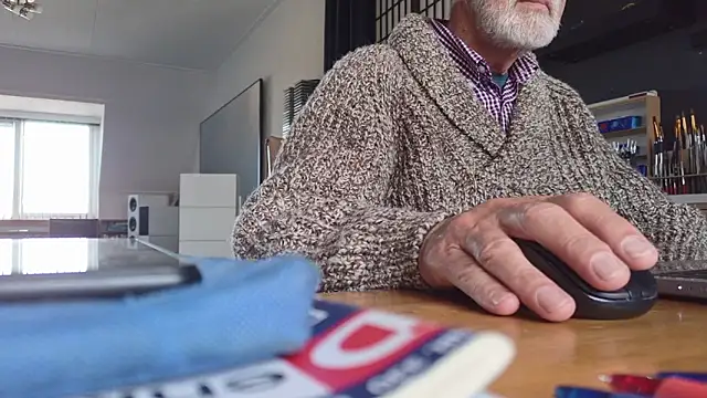 Snapshot of ewaldwillems99 chatting on April 10, 2026, 6:07 am ewaldwillems99 online show from April 10, 2026, 6:07 am