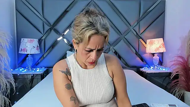 Snapshot of Alisson_Milf chatting on January 18, 2026, 1:04 pm Alisson Milf online show from January 18, 2026, 1:04 pm