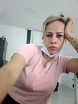 Snapshot of Alisson_Milf chatting on February 8, 2026, 12:25 am Alisson Milf online show from February 8, 2026, 12:25 am