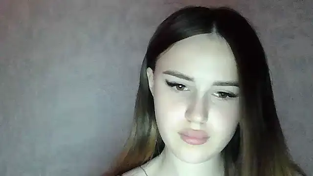 Snapshot of SweetLoraa chatting on June 18, 2026, 3:49 pm SweetLoraa online show from June 18, 2026, 3:49 pm