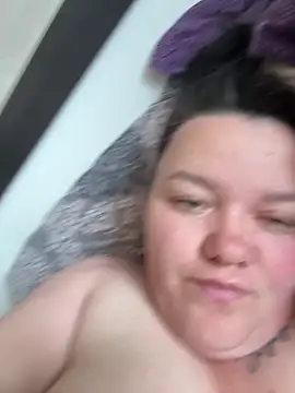 SunnyLeila2101 online show from May 8, 2026, 4:18 am