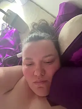 SunnyLeila2101 online show from May 25, 2026, 8:26 pm