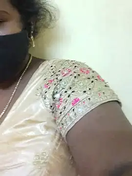 Snapshot of Tamilreethu chatting on November 5, 2025, 4:29 pm Tamilreethu online show from November 5, 2025, 4:29 pm