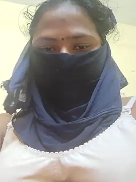 Snapshot of Tamilreethu chatting on December 18, 2025, 3:18 pm Tamilreethu online show from December 18, 2025, 3:18 pm