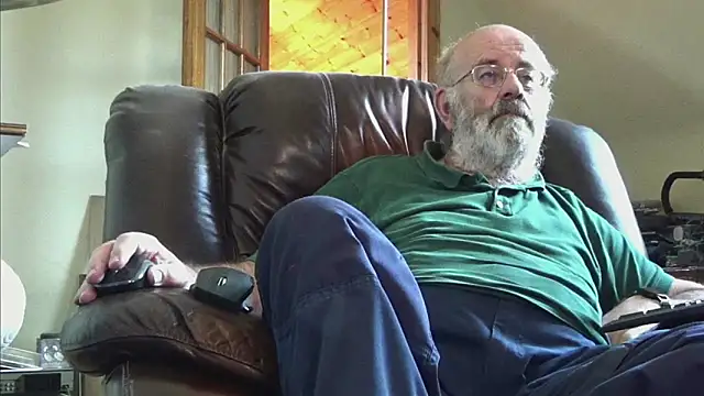 Snapshot of janzer13 chatting on October 31, 2025, 2:40 pm janzer13 online show from October 31, 2025, 2:40 pm