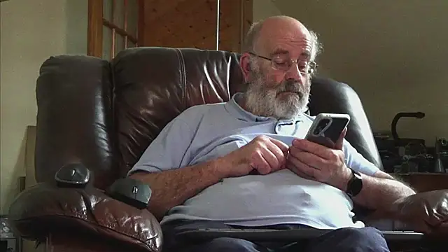 Snapshot of janzer13 chatting on November 7, 2025, 1:44 pm janzer13 online show from November 7, 2025, 1:44 pm