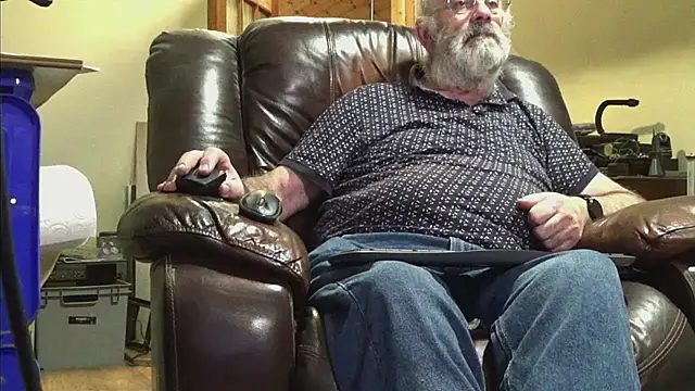 Snapshot of janzer13 chatting on November 11, 2025, 6:30 pm janzer13 online show from November 11, 2025, 6:30 pm