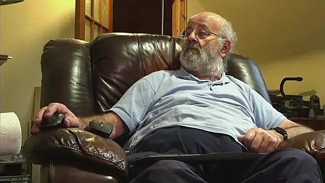 Snapshot of janzer13 chatting on November 14, 2025, 1:54 pm janzer13 online show from November 14, 2025, 1:54 pm