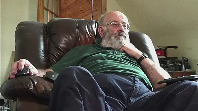 Snapshot of janzer13 chatting on November 27, 2025, 1:57 pm janzer13 online show from November 27, 2025, 1:57 pm