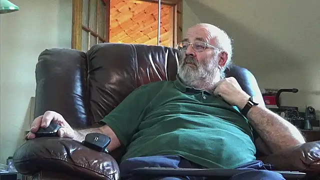 Snapshot of janzer13 chatting on November 28, 2025, 2:09 pm janzer13 online show from November 28, 2025, 2:09 pm