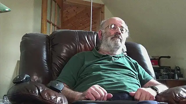 Snapshot of janzer13 chatting on November 30, 2025, 2:10 pm janzer13 online show from November 30, 2025, 2:10 pm