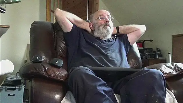 Snapshot of janzer13 chatting on December 18, 2025, 1:39 pm janzer13 online show from December 18, 2025, 1:39 pm