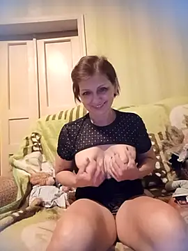 Snapshot of MariannaSky471 chatting on December 19, 2025, 3:30 pm MariannaSky471 online show from December 19, 2025, 3:30 pm