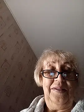 Snapshot of Anatolia5961 chatting on October 22, 2025, 3:34 pm Anatolia5961 online show from October 22, 2025, 3:34 pm