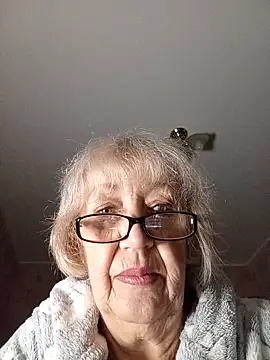 Snapshot of Anatolia5961 chatting on December 18, 2025, 2:06 am Anatolia5961 online show from December 18, 2025, 2:06 am