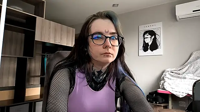 HighelikeGirl online show from November 5, 2025, 7:08 am